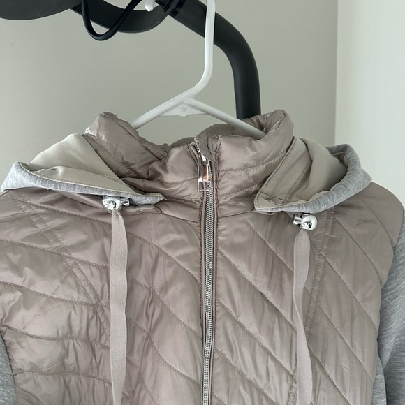 Swiss Tech Beige Quilted Jacket with detachable hoodie - Picture 6 of 13